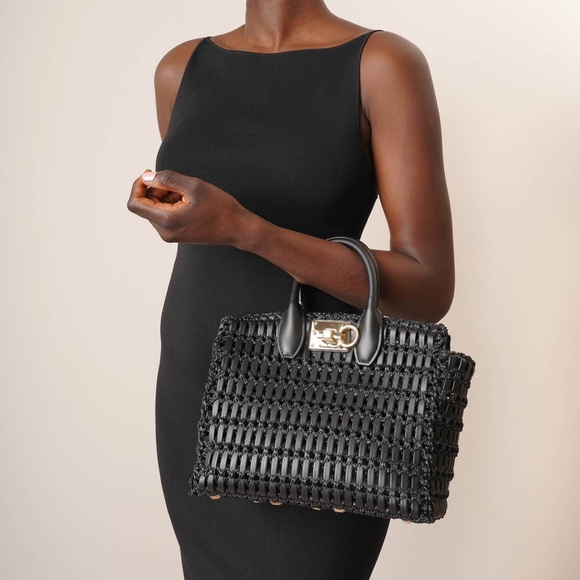 Salvatore Ferragamo The Studio Raffia Leather Bag! - Picture 5 of 5